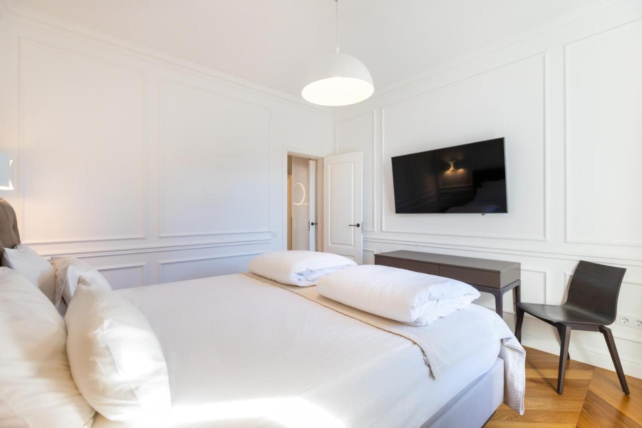 Majestic 4Br/4Bath Apartment In Sagrada Familia Area Barcellona Esterno foto