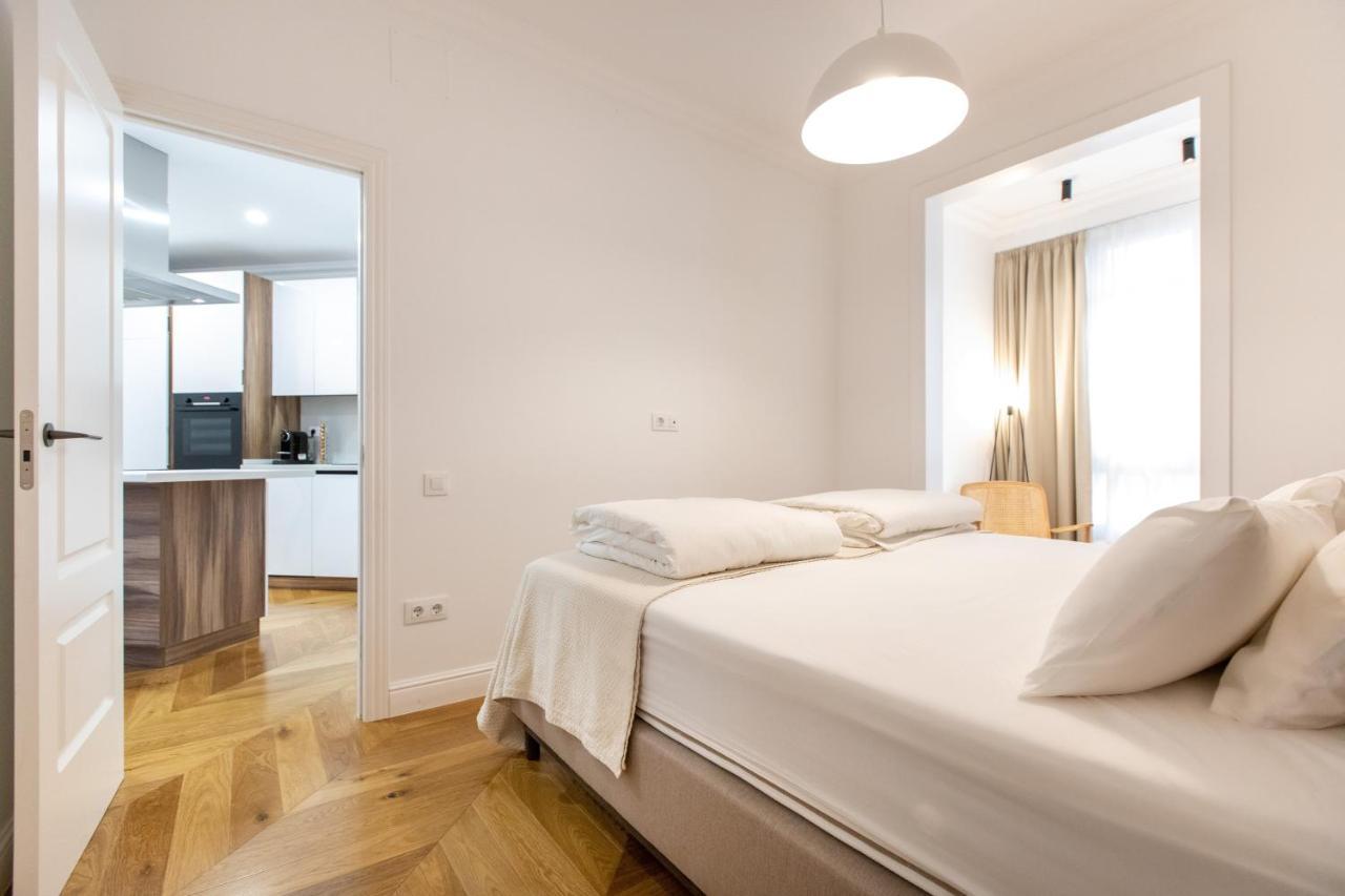 Majestic 4Br/4Bath Apartment In Sagrada Familia Area Barcellona Esterno foto