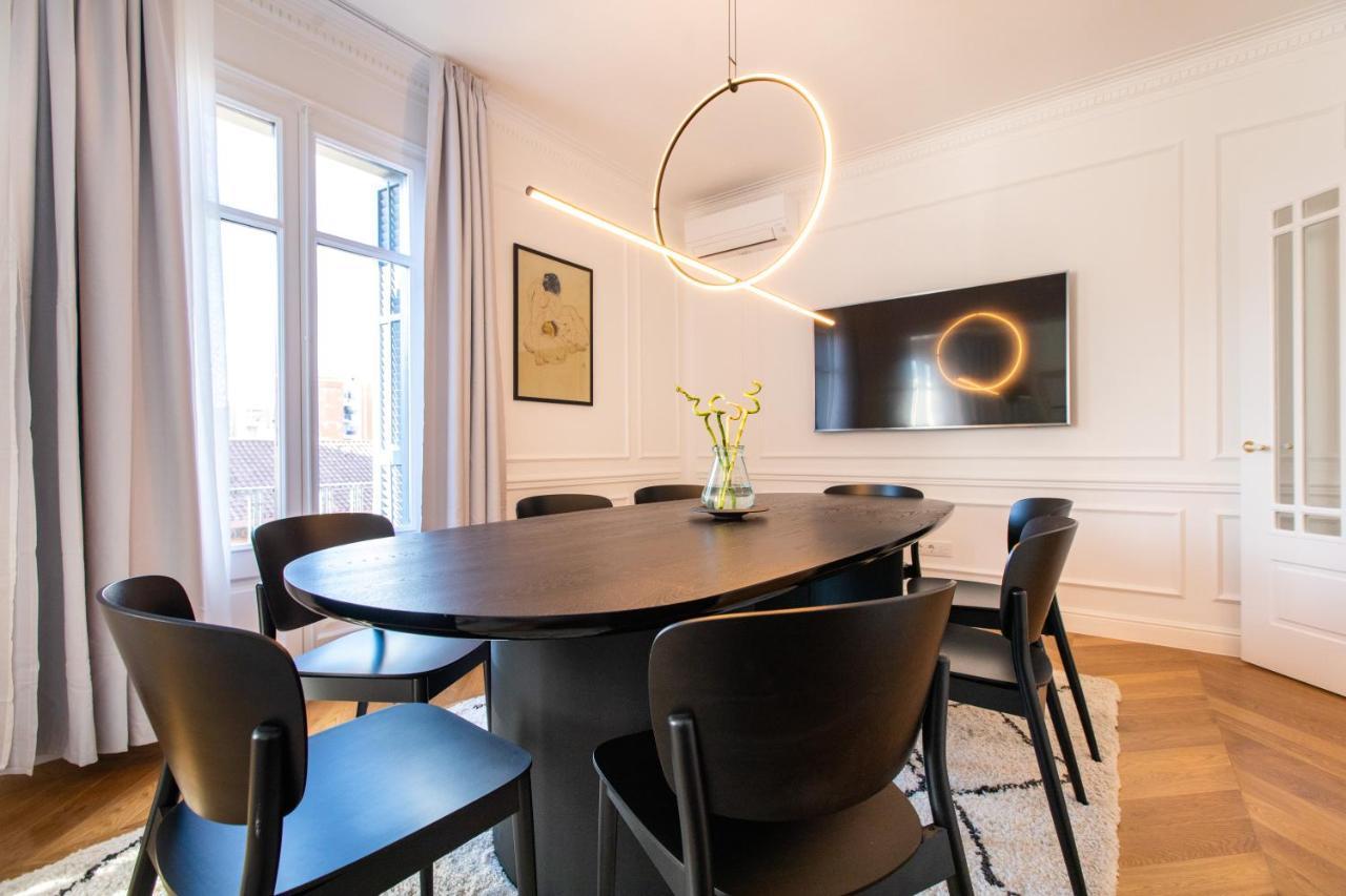Majestic 4Br/4Bath Apartment In Sagrada Familia Area Barcellona Esterno foto