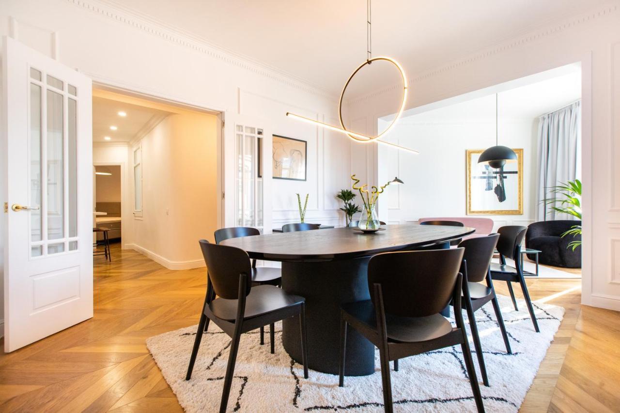 Majestic 4Br/4Bath Apartment In Sagrada Familia Area Barcellona Esterno foto