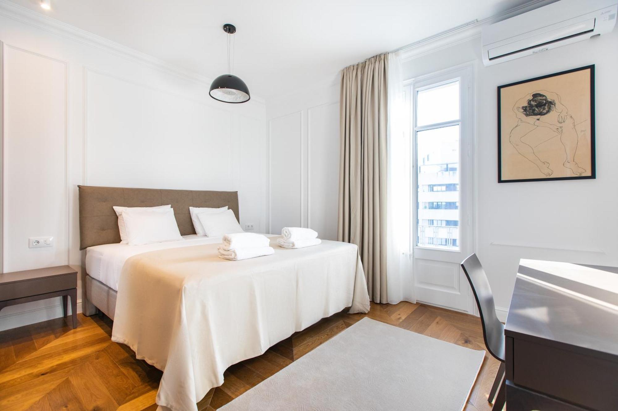 Majestic 4Br/4Bath Apartment In Sagrada Familia Area Barcellona Esterno foto