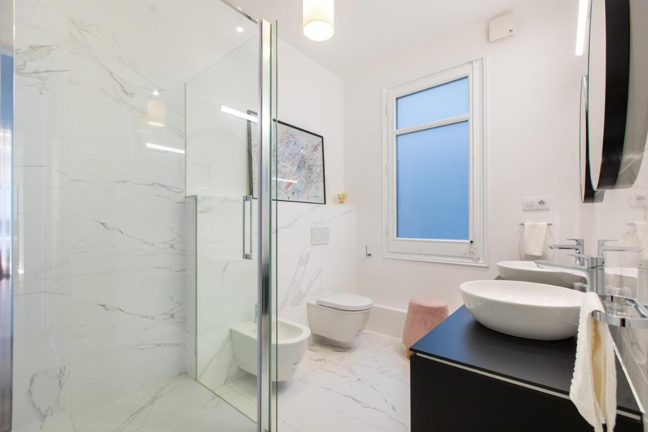 Majestic 4Br/4Bath Apartment In Sagrada Familia Area Barcellona Esterno foto